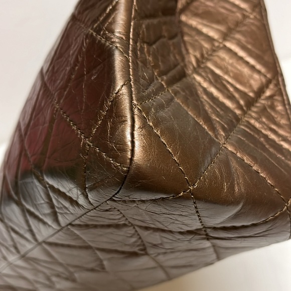 CHANEL Bronze Distressed Calfskin Bag - Picture 11 of 17